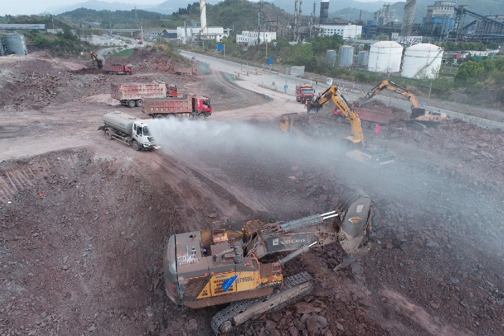 不停工、不斷檔，假期建設(shè)忙！